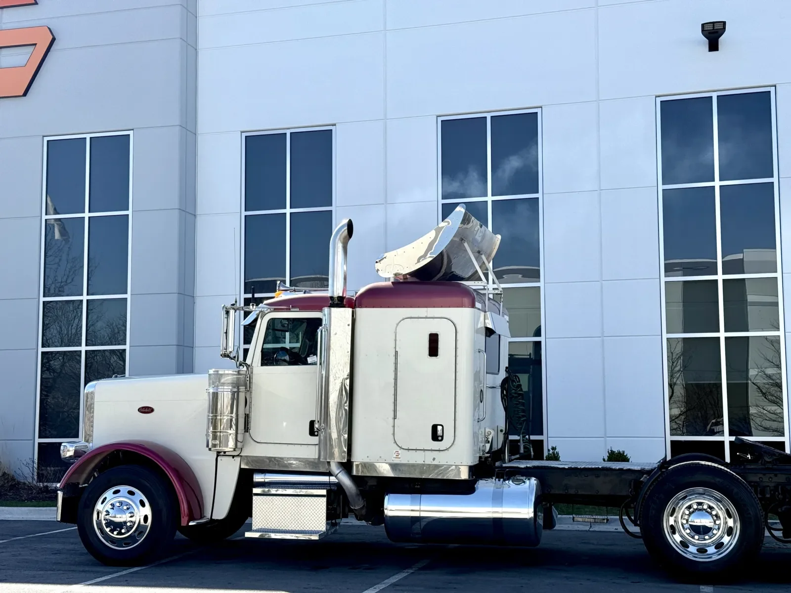 2008 Peterbilt 388 in New Lenox, IL — photo 8