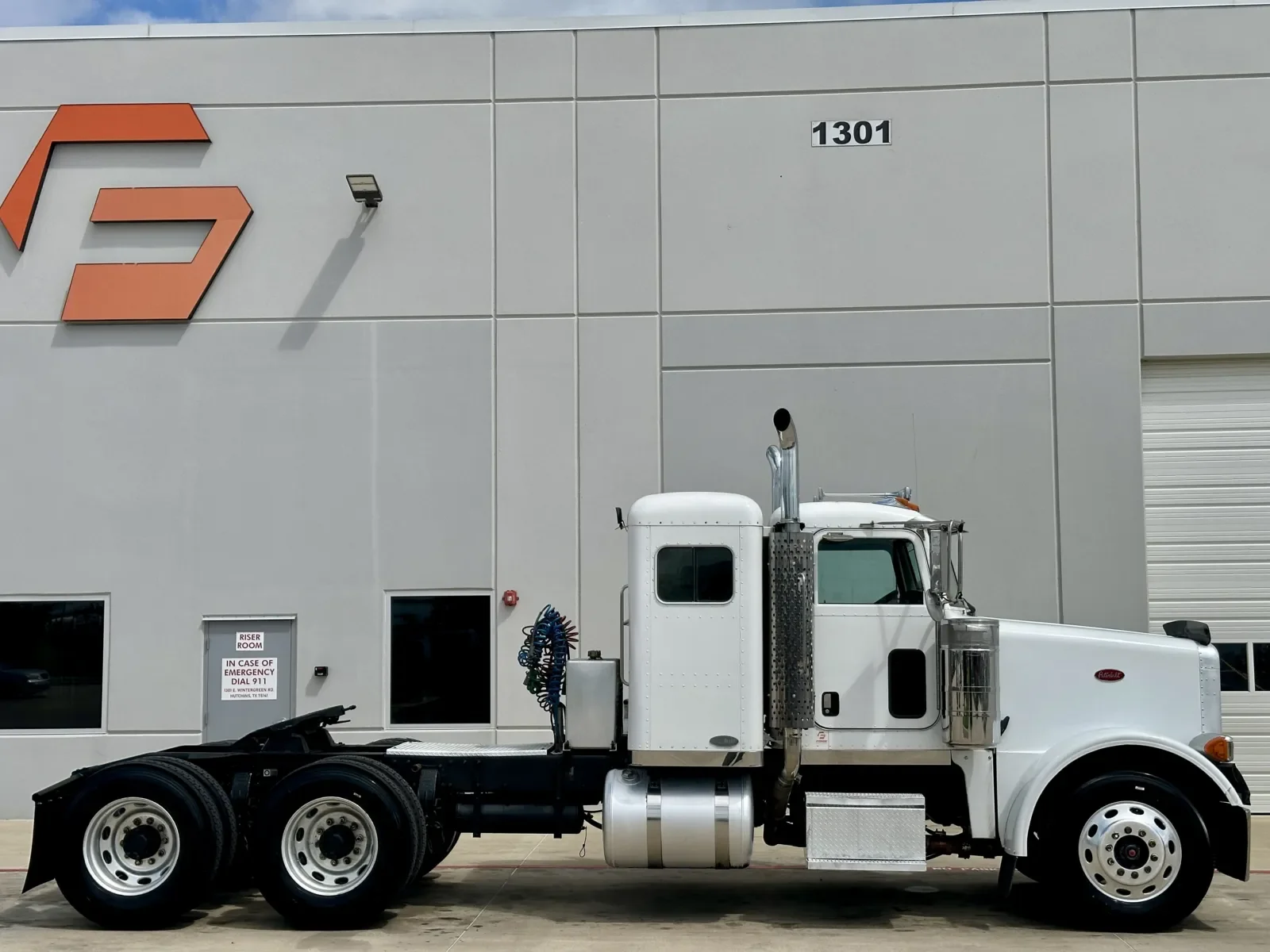 2006 Peterbilt in Hutchins, TX — photo 3