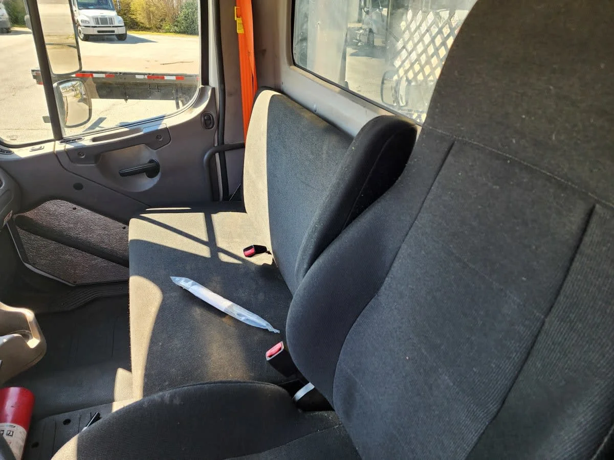 2017 Freightliner M2 106 - image 7