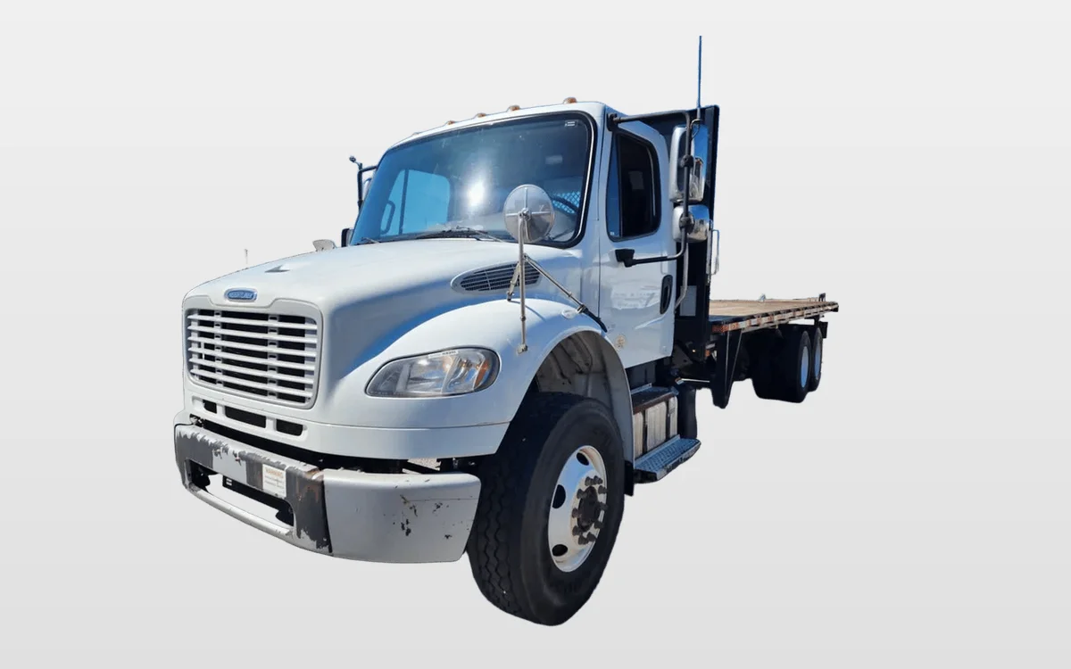 2017 Freightliner M2 106 - image 1