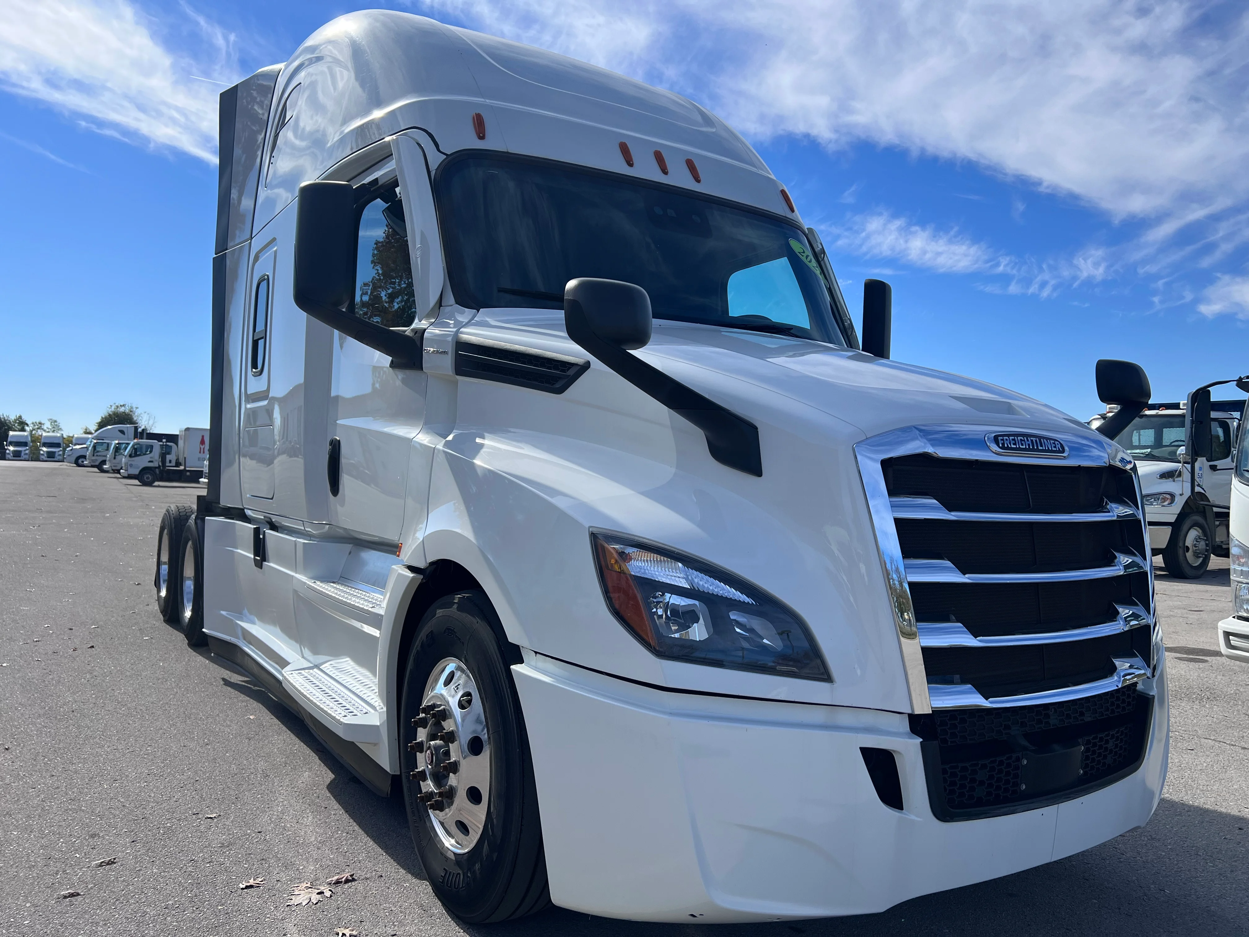 2021 Freightliner Cascadia in Nashville Isuzu, TN — photo 8