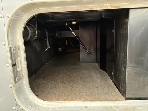 2022 Kenworth T880 - image 27