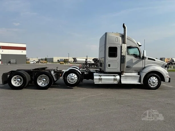 2022 Kenworth T880 - image 5