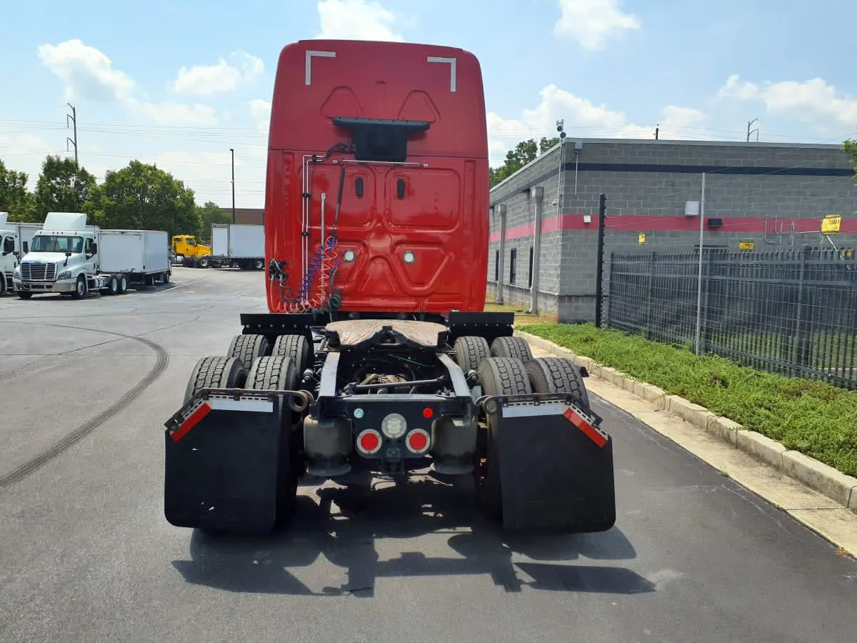 2019 Freightliner Cascadia in Atlanta, GA — photo 5