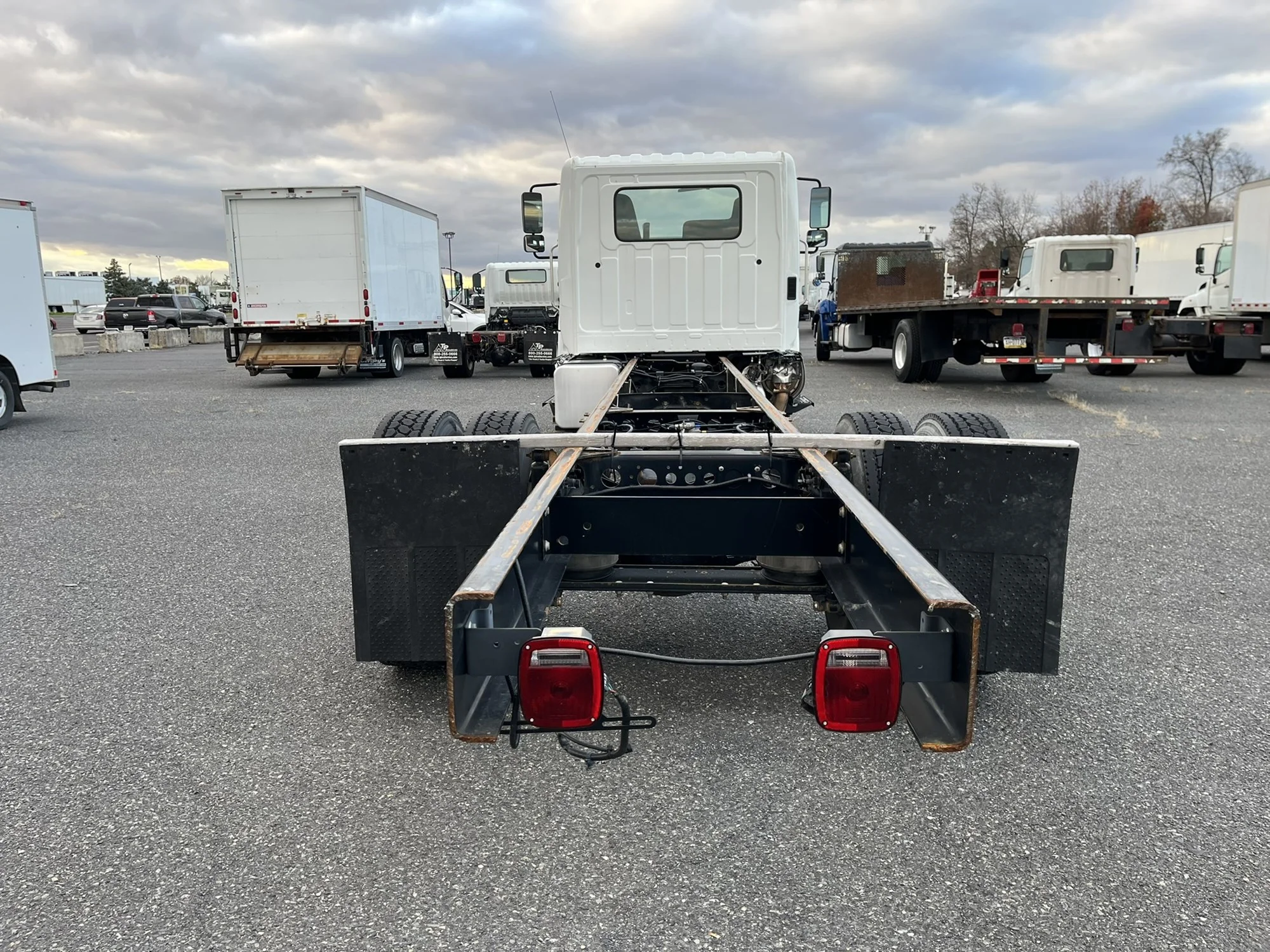 2020 Hino 338 - image 5