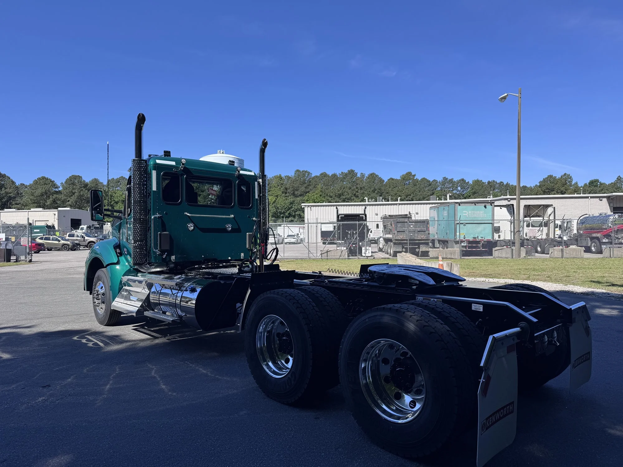 2027 Kenworth T880 in Richmond, VA — photo 3