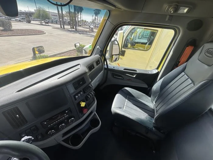 2023 Peterbilt 579 — photo 14