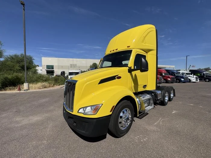 2023 Peterbilt 579 — photo 3