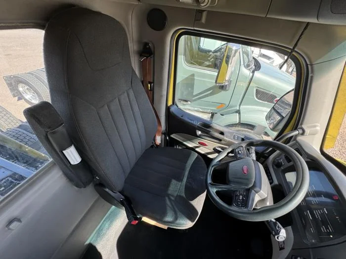 2023 Peterbilt 579 — photo 13