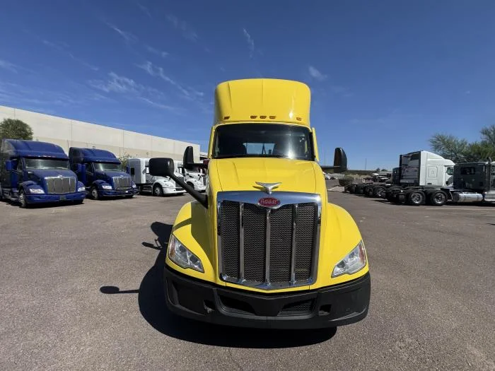 2023 Peterbilt 579 — photo 4