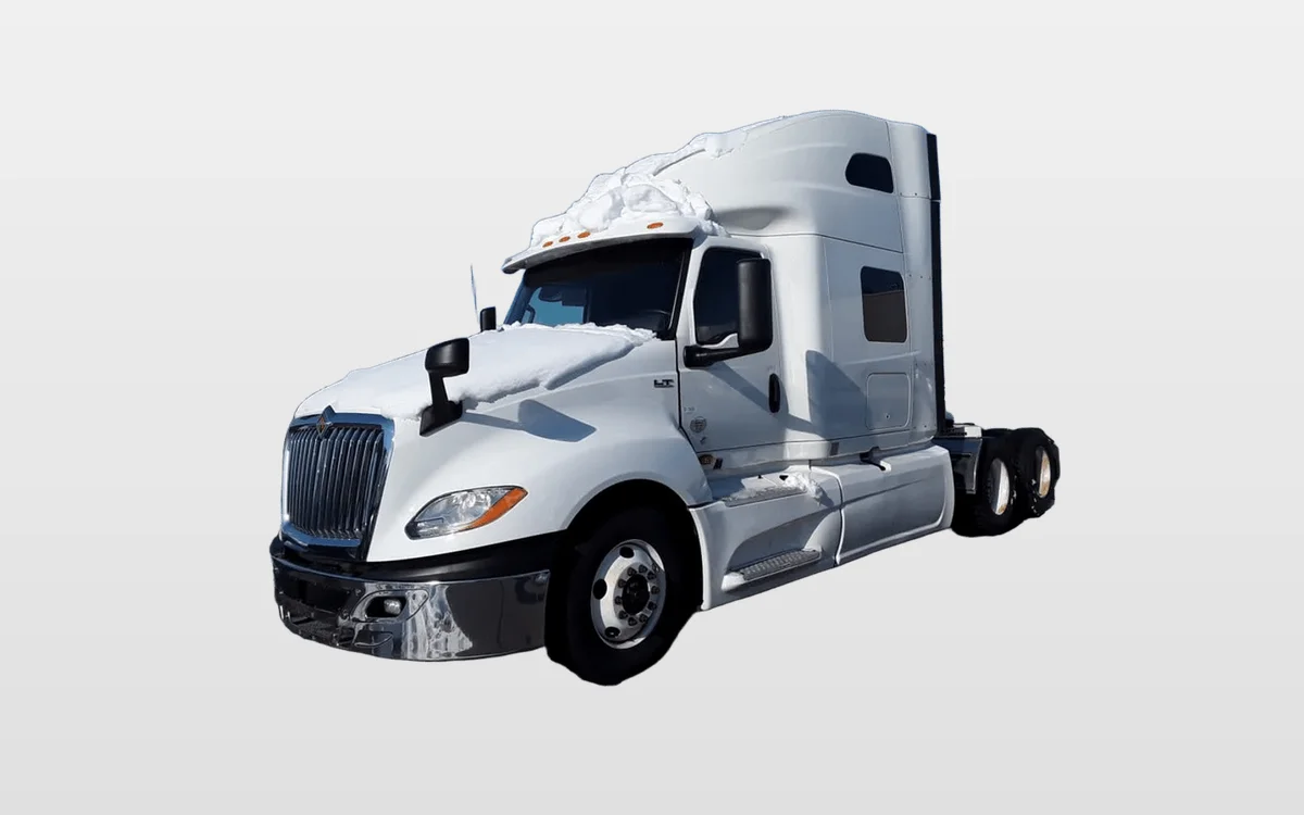 2020 International LT - image 1