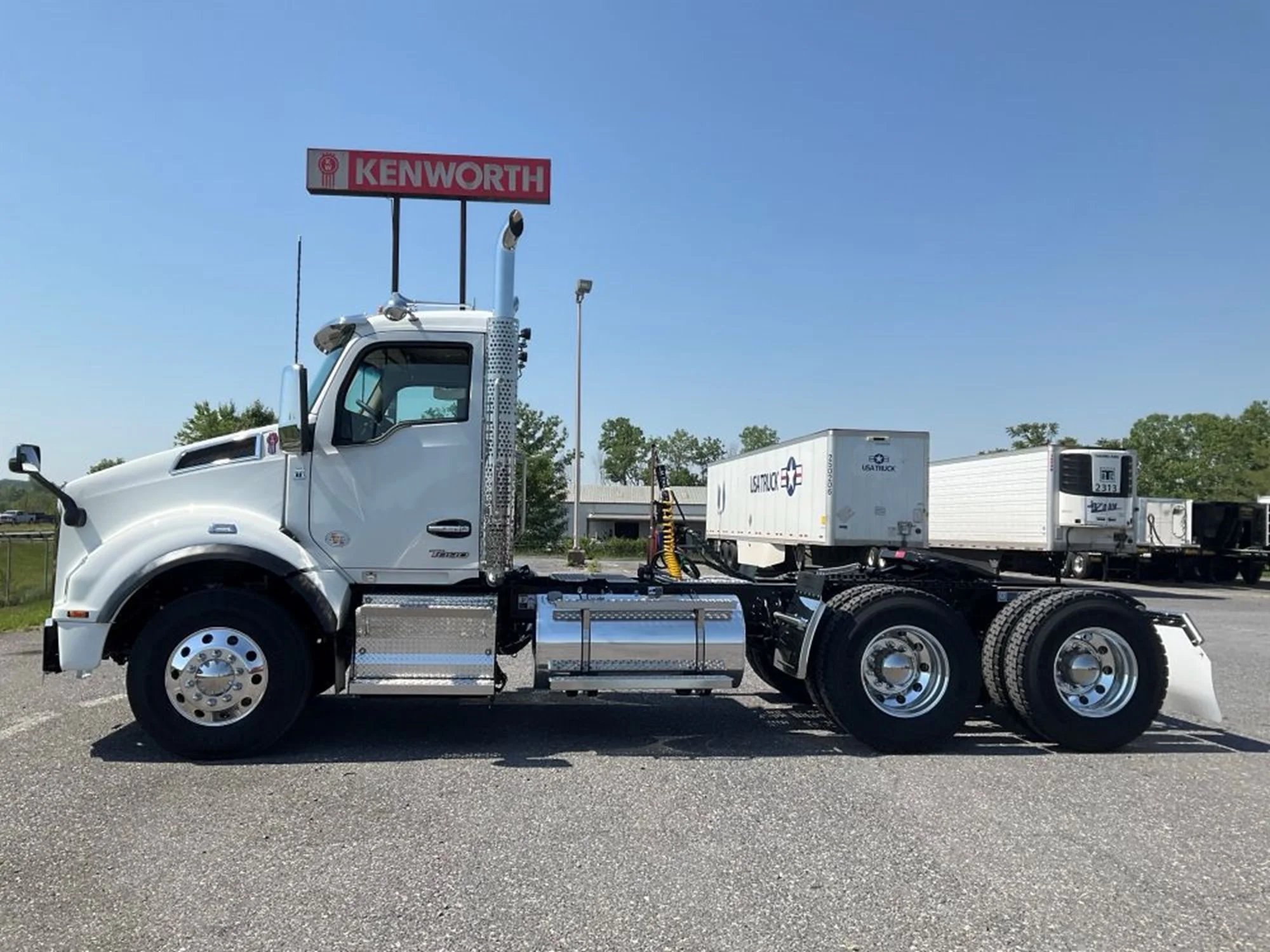 2027 Kenworth T880 in Harrisonburg, VA — photo 2