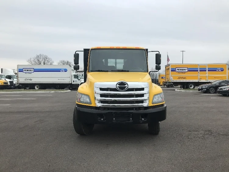 2019 Hino 268 in Indianapolis, IN — photo 2