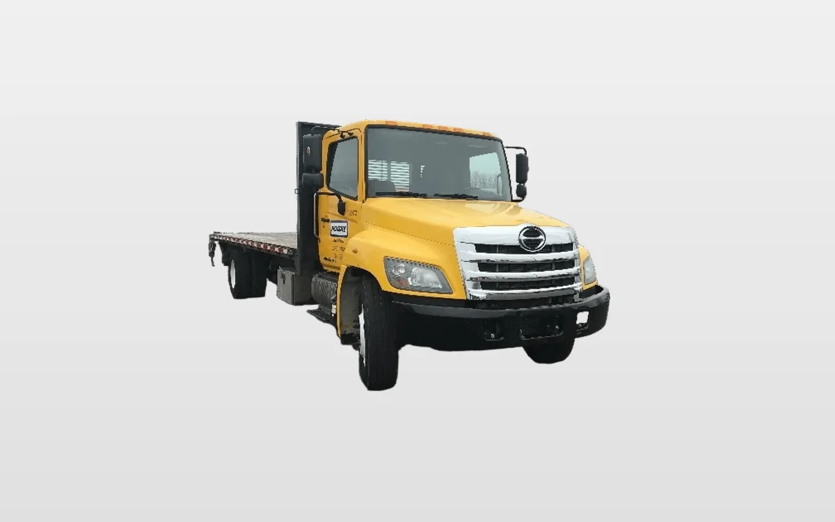 2019 Hino 268 - image 1