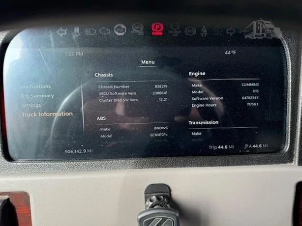 2023 Peterbilt 389 - image 14