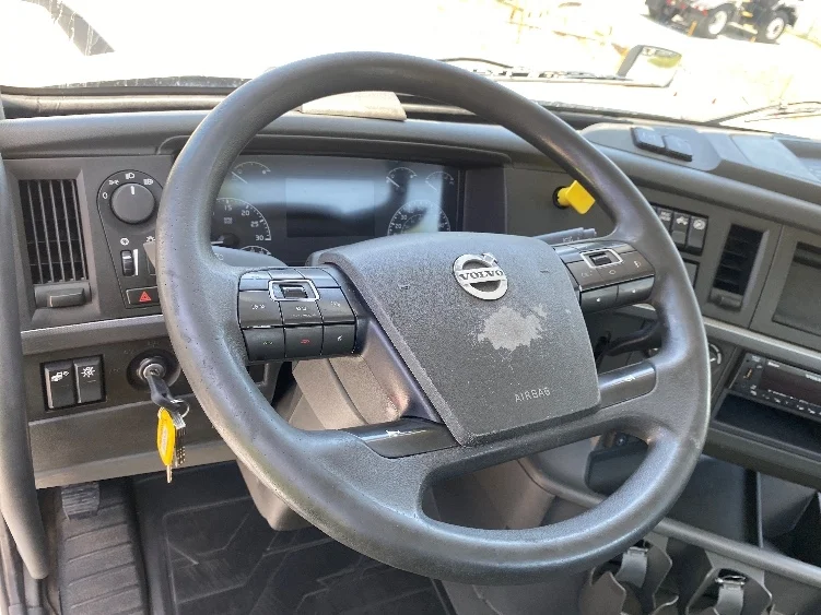 2023 Volvo in Cleveland, TN — photo 10