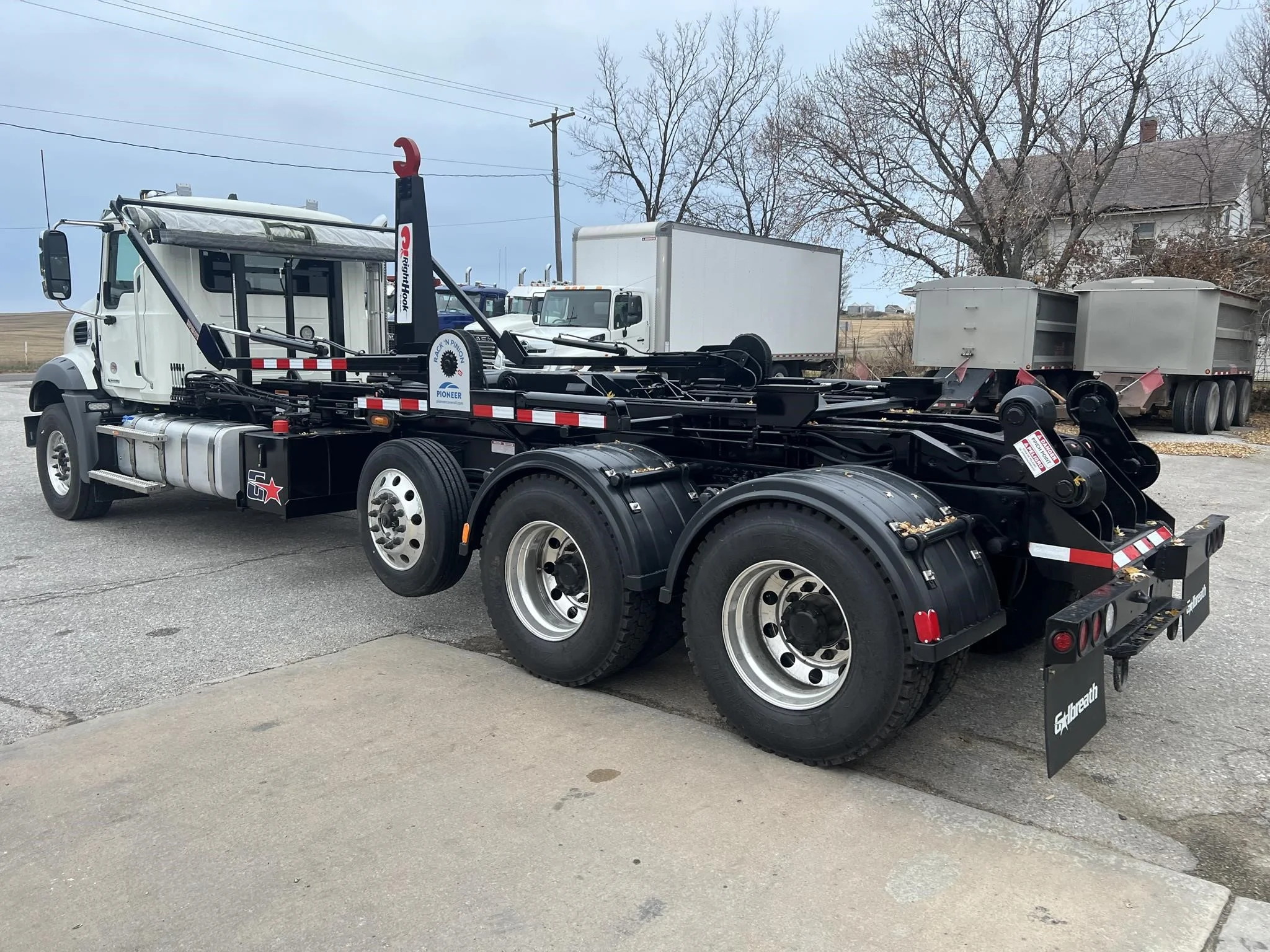 2026 Mack — photo 3