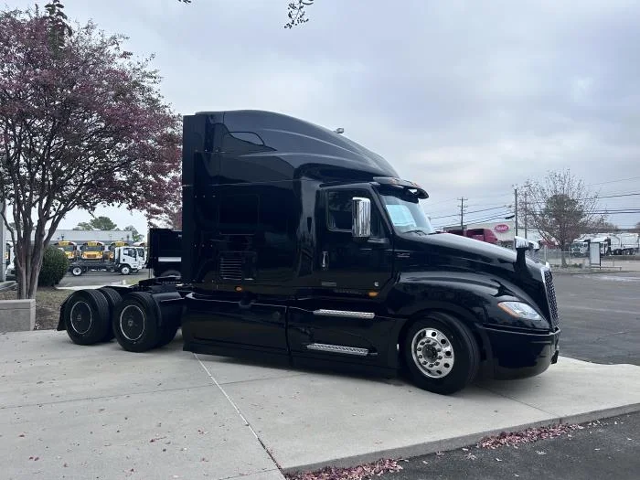 2026 International LT - image 6