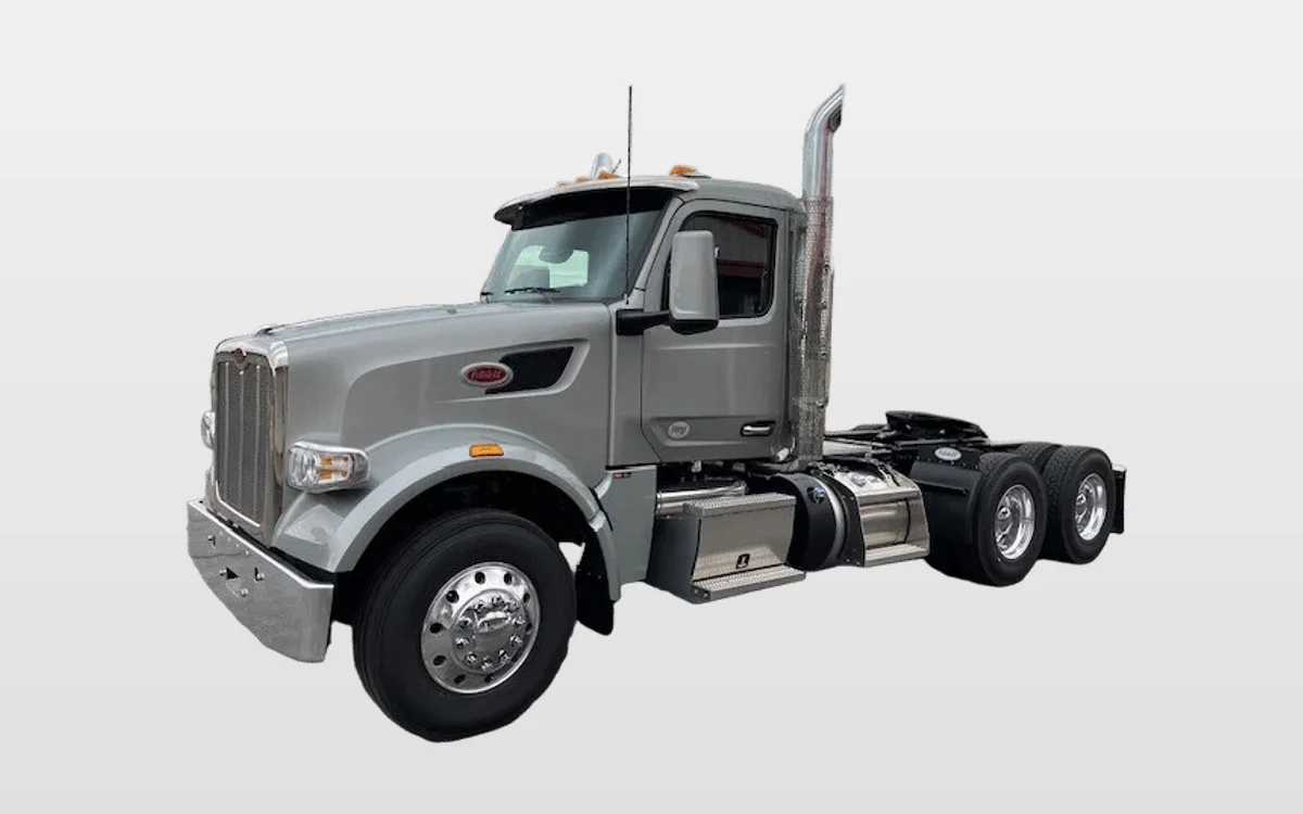2027 Peterbilt 567 - image 1