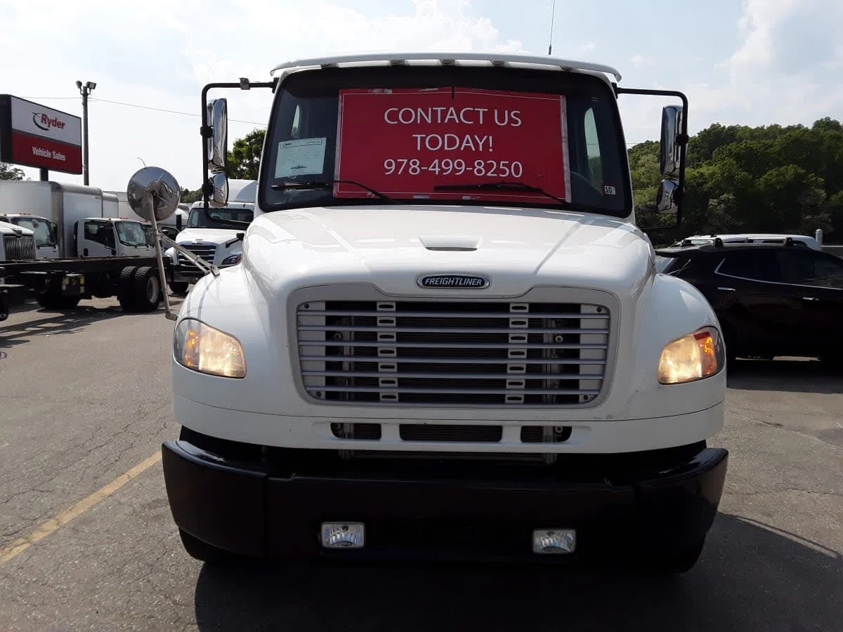 2018 Freightliner M2 106 - image 2
