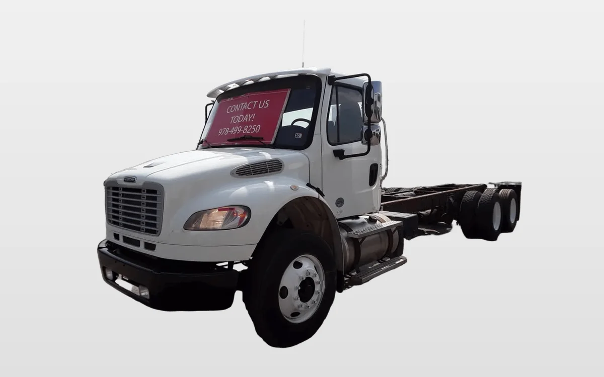 2018 Freightliner M2 106 - image 1