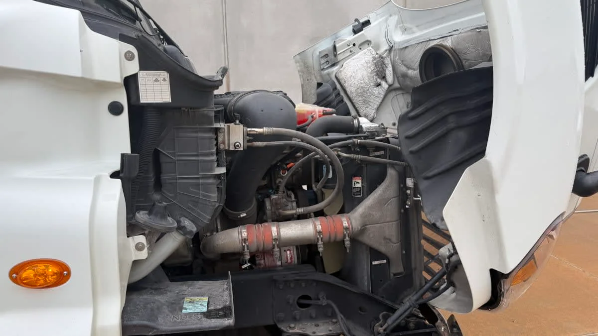 2017 Freightliner Cascadia - image 8