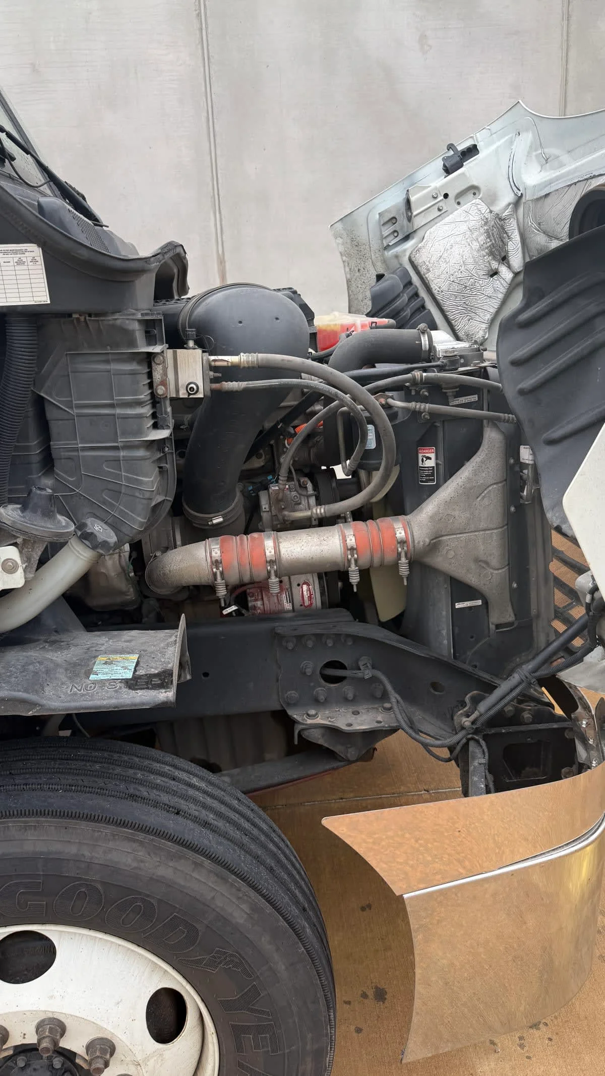 2017 Freightliner Cascadia - image 10