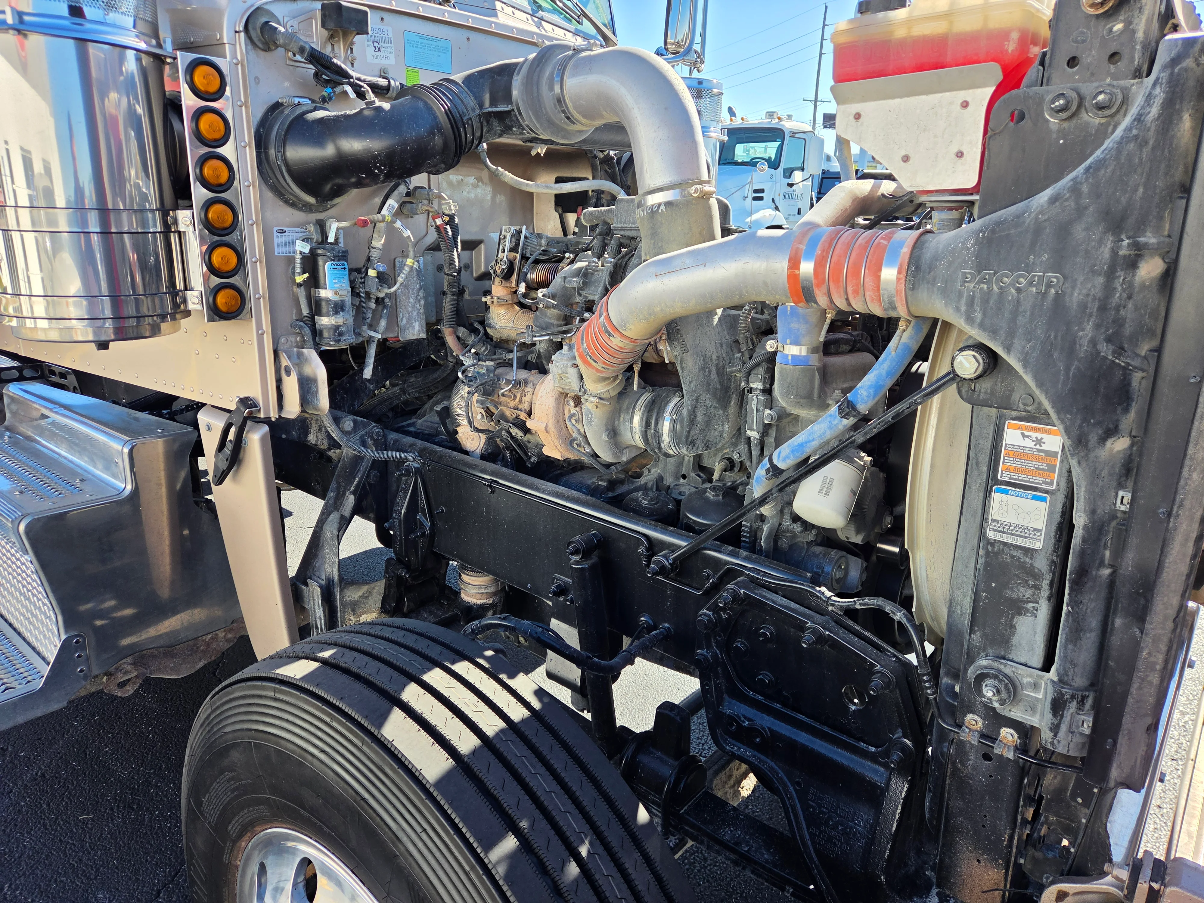 2018 Peterbilt 389 in Springfield, MO — photo 9