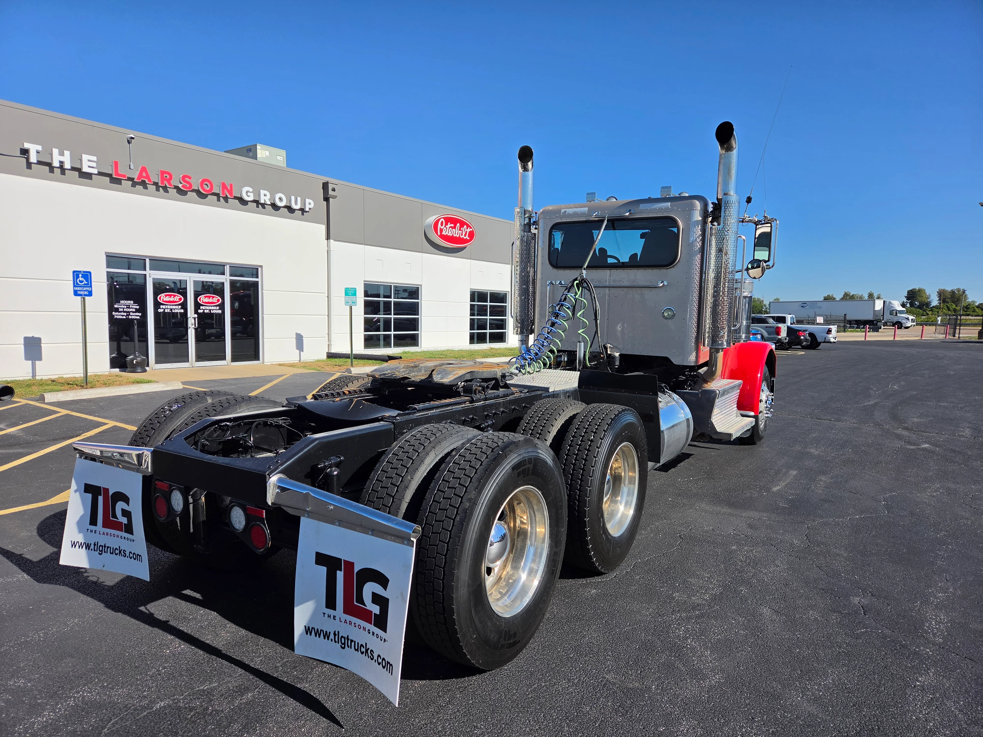 2018 Peterbilt 389 in Springfield, MO — photo 6