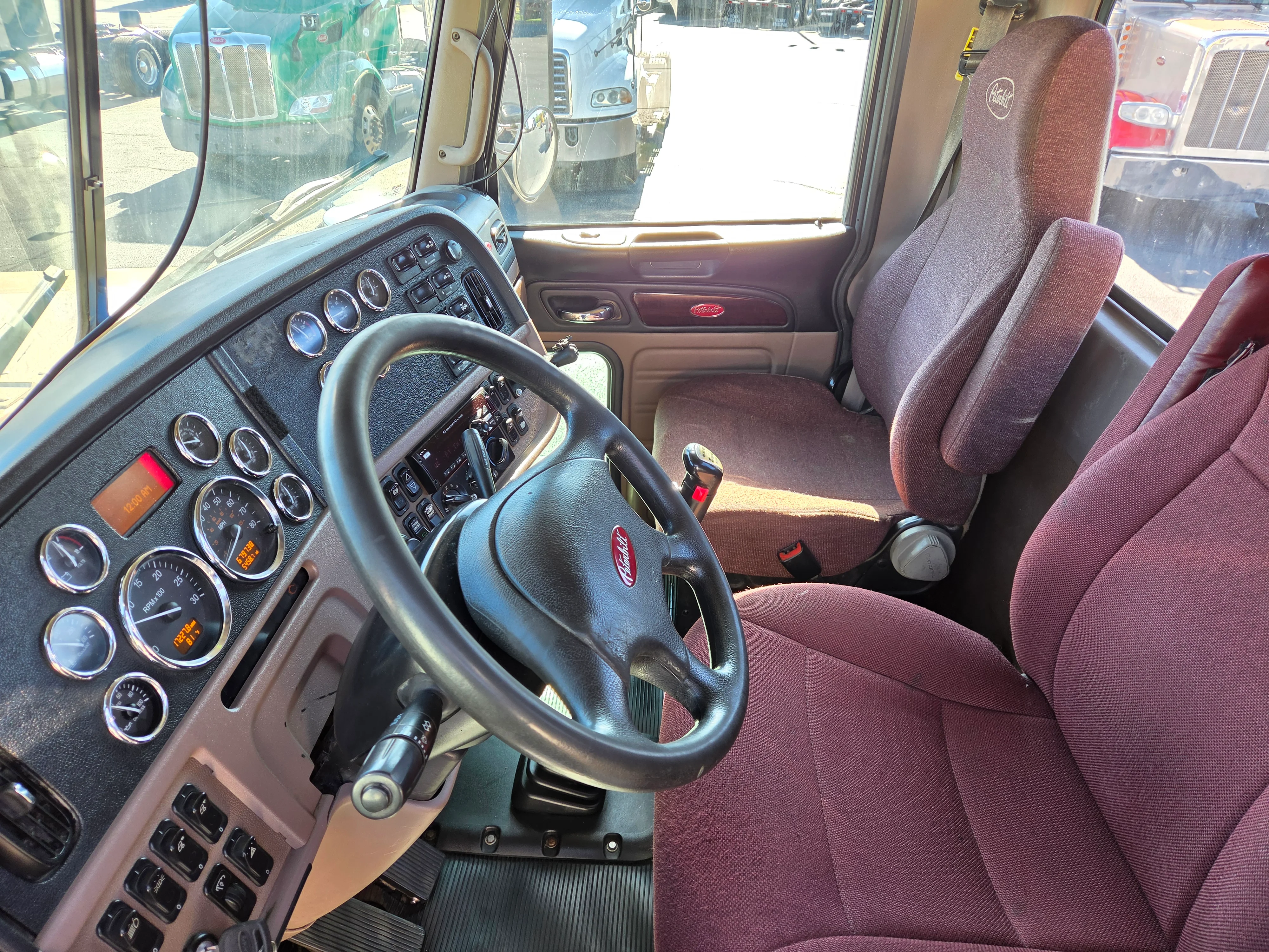 2018 Peterbilt 389 in Springfield, MO — photo 11