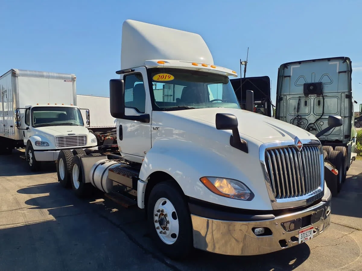 2019 International LT in Oak Creek, WI — photo 3