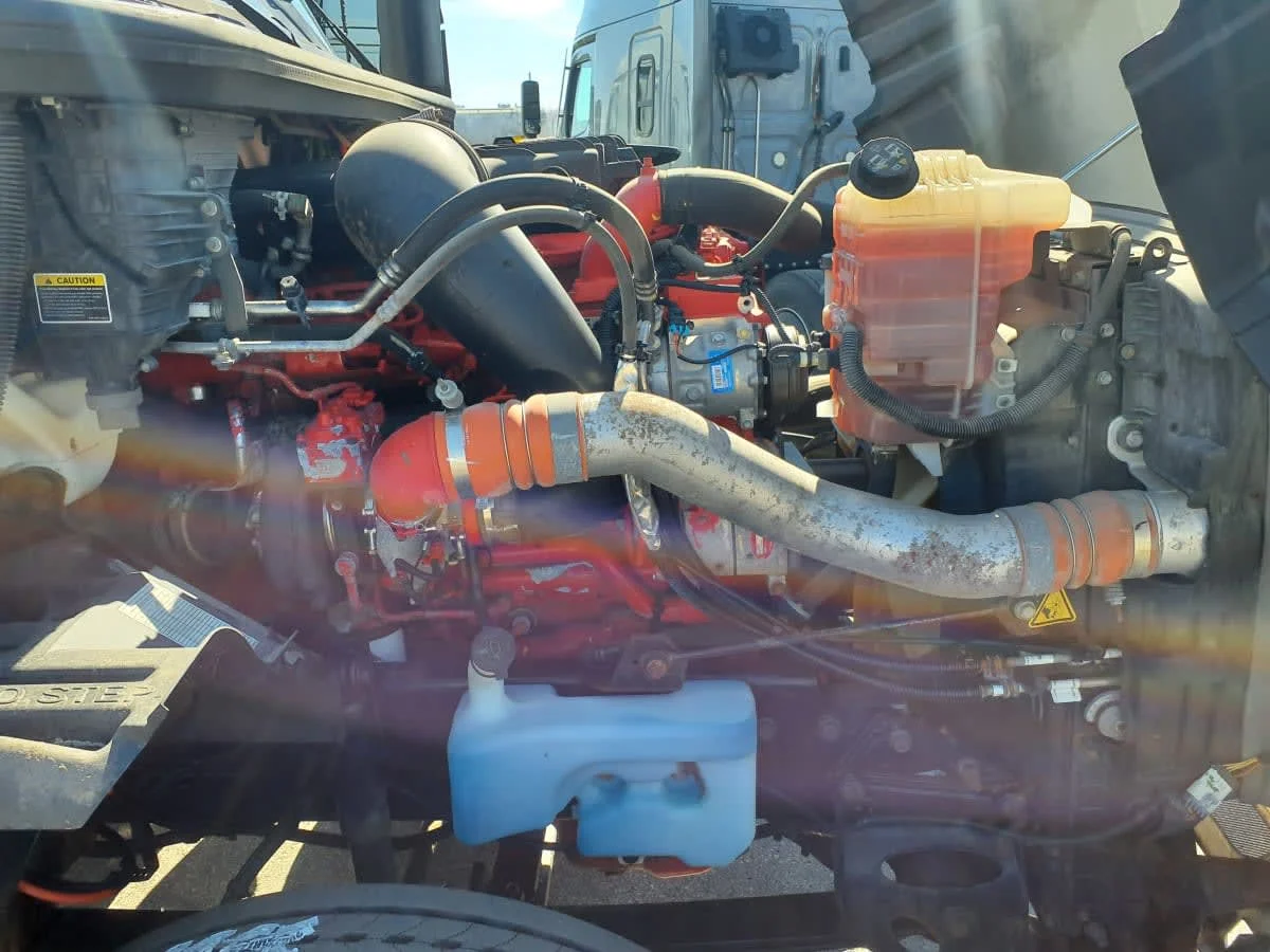 2019 International LT in Oak Creek, WI — photo 10