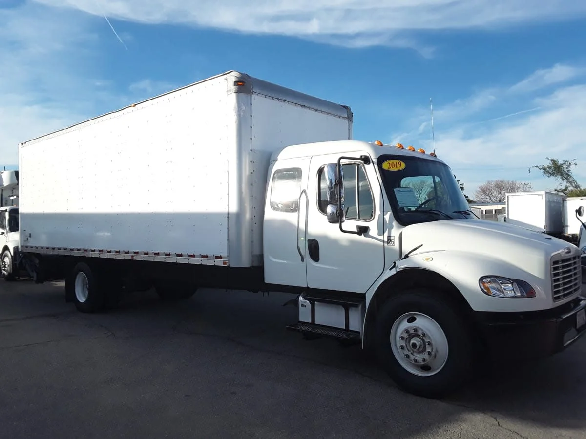2019 Freightliner M2 106 - image 3