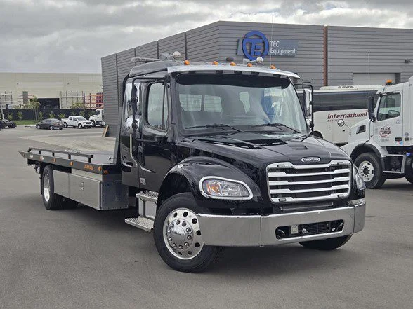 2024 Freightliner M2 106
