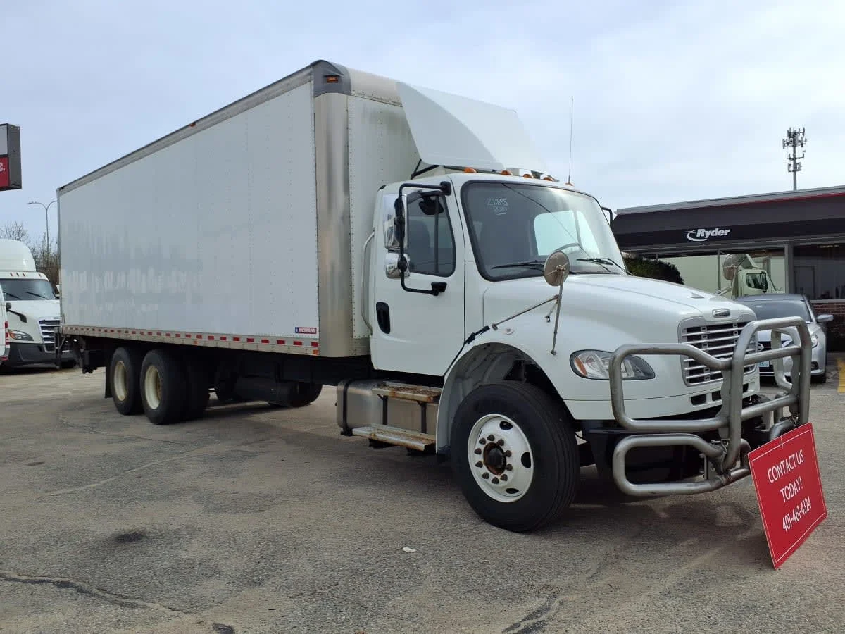 2020 Freightliner M2 106 in Warwick, RI — photo 3