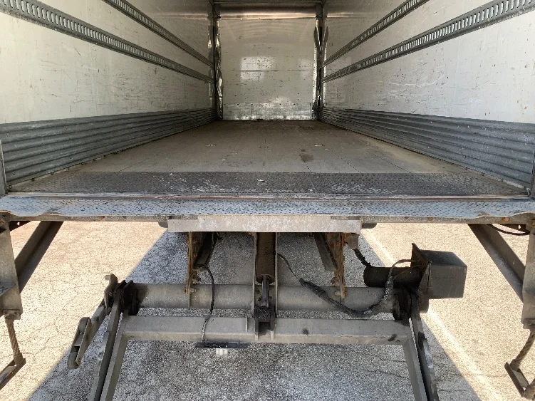 2020 Freightliner eM2 in East Liberty, OH — photo 10