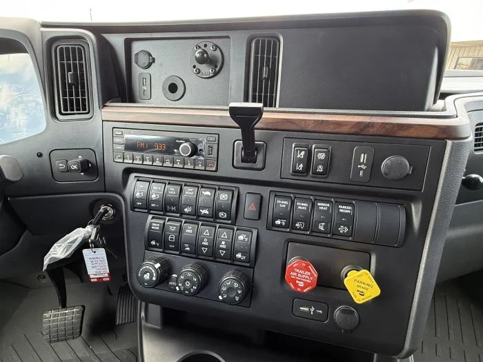 2026 International LT - image 15