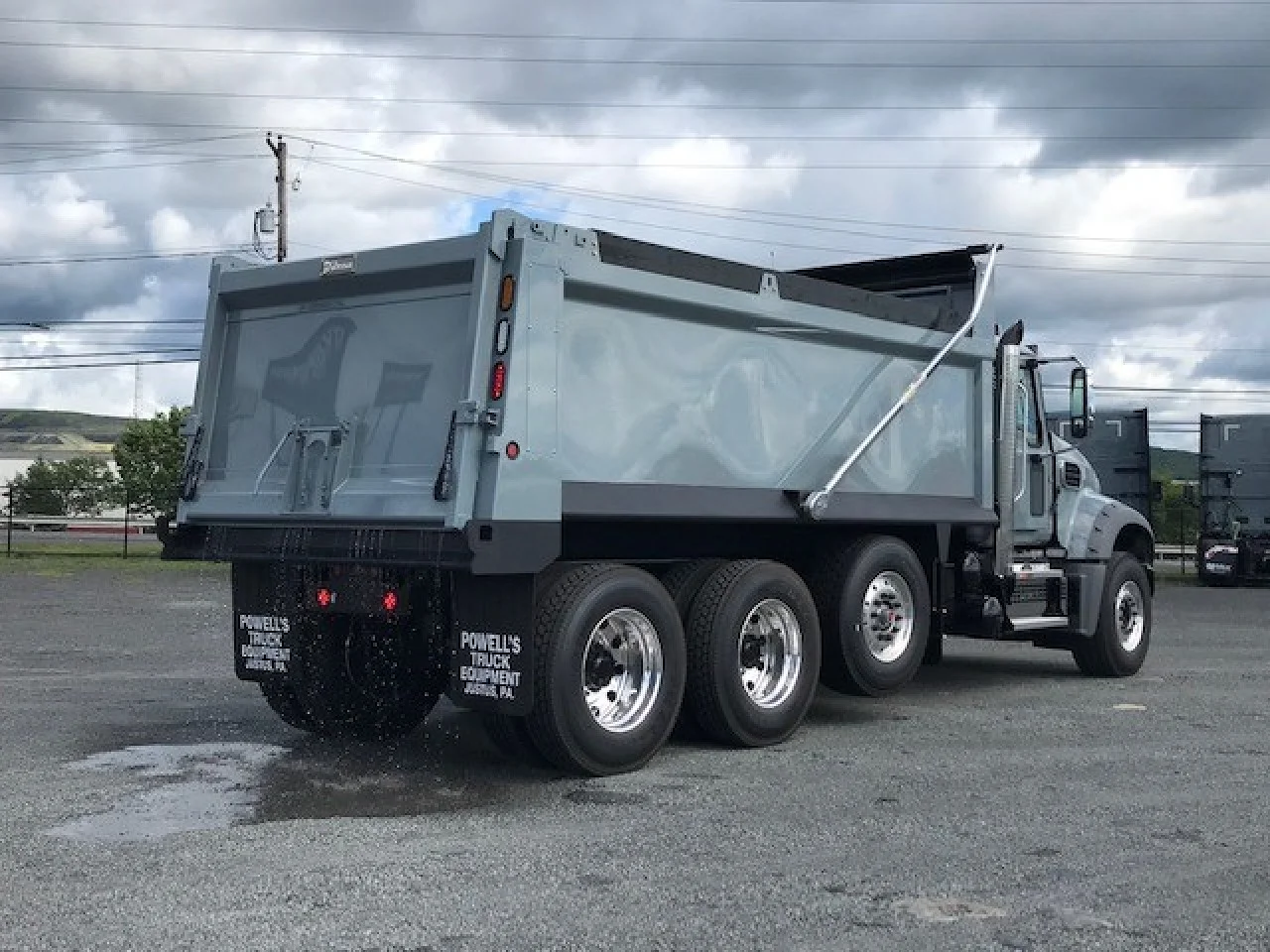 2027 Mack Granite in Dunmore, PA — photo 3
