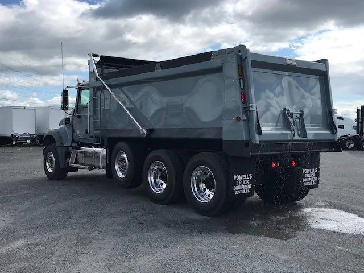 2027 Mack Granite in Dunmore, PA — photo 4