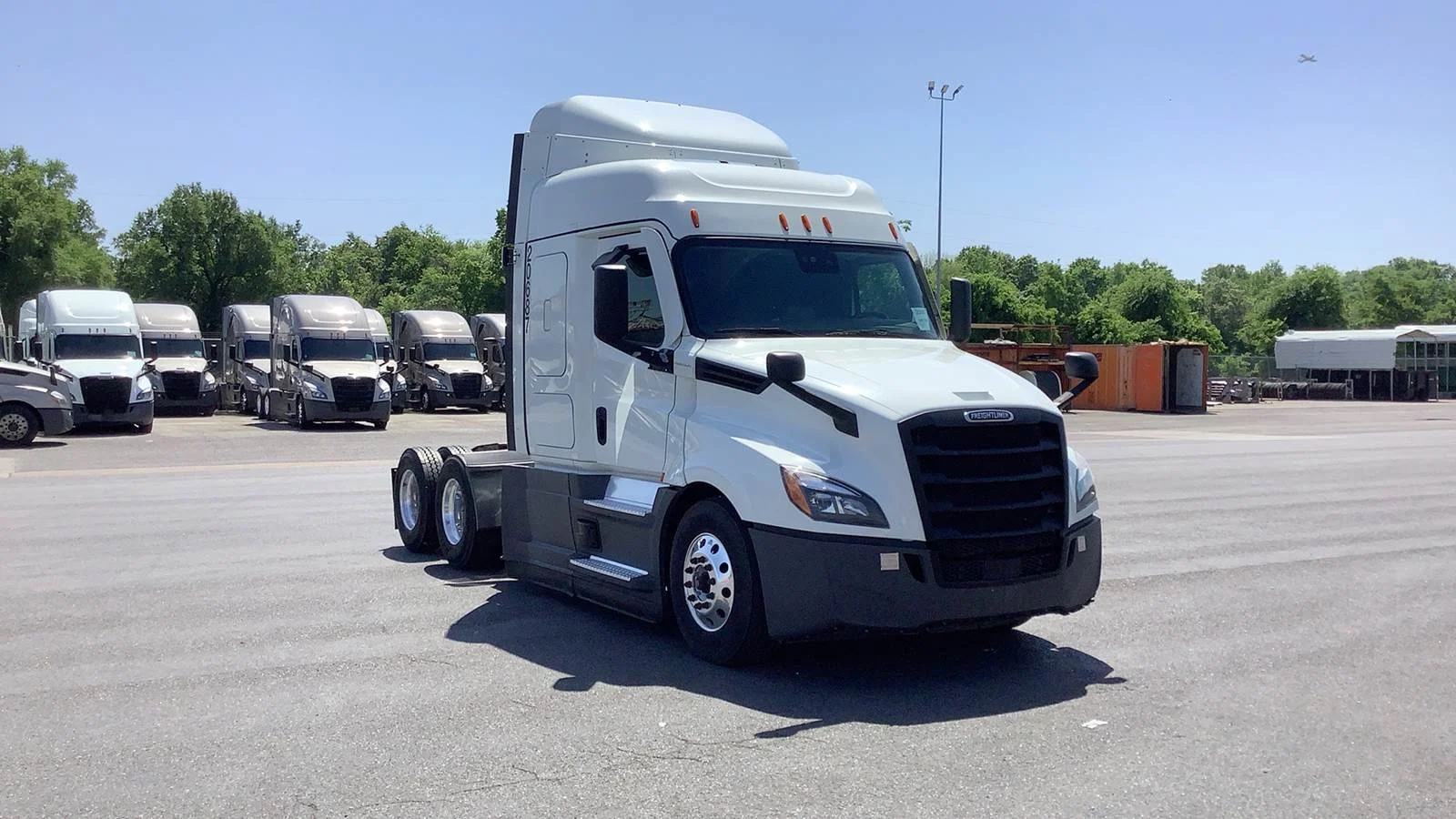 2021 Freightliner Cascadia in West Memphis, AR