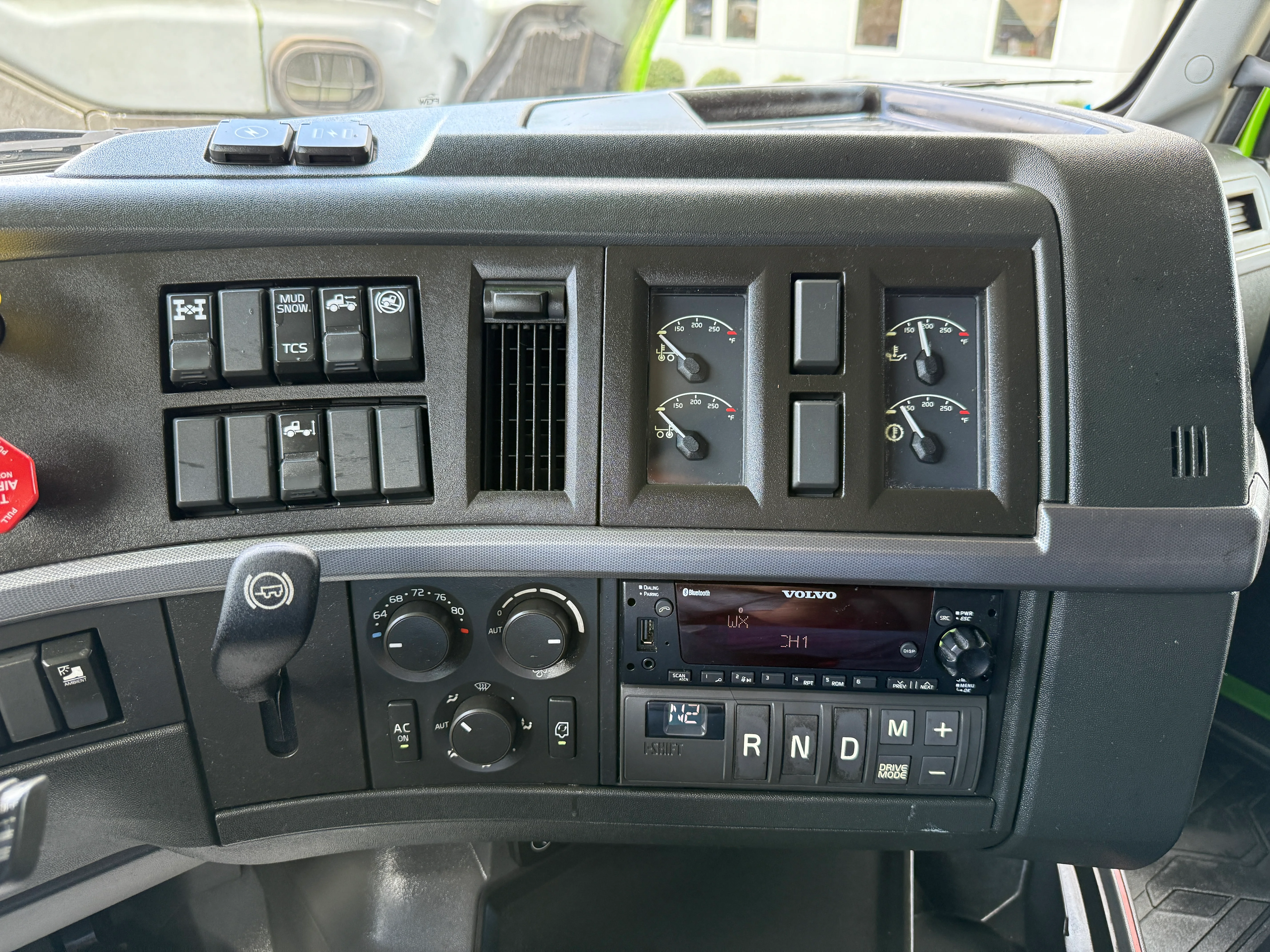 2024 Volvo VNL 760 - image 13