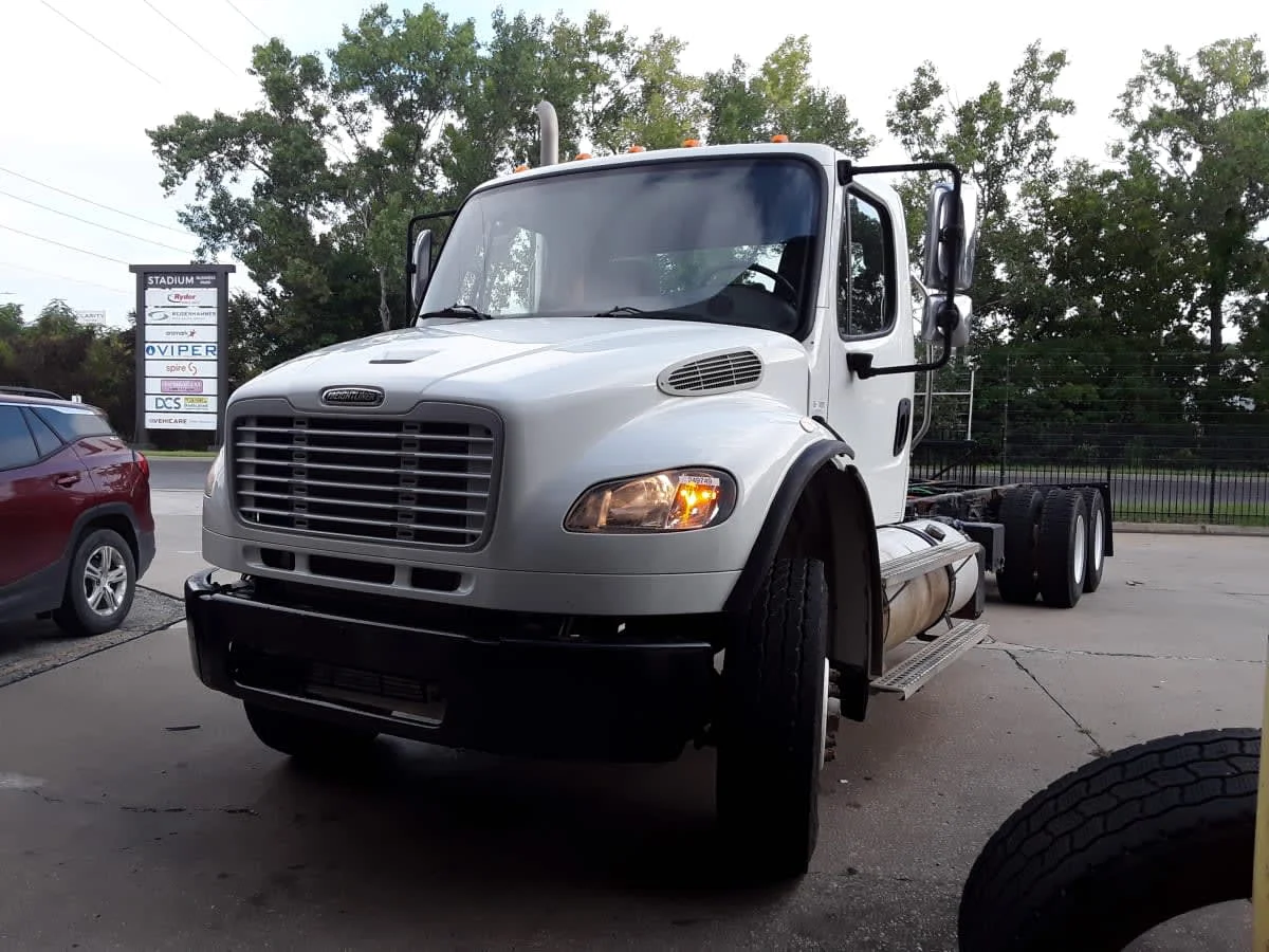 2020 Freightliner M2 106