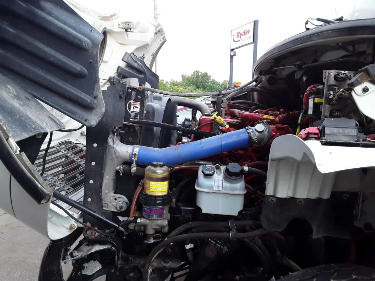 2020 Freightliner M2 106 in Kansas City, MO — photo 8
