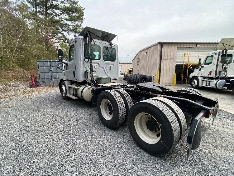 2019 Freightliner Cascadia in Cleveland, TN — photo 4