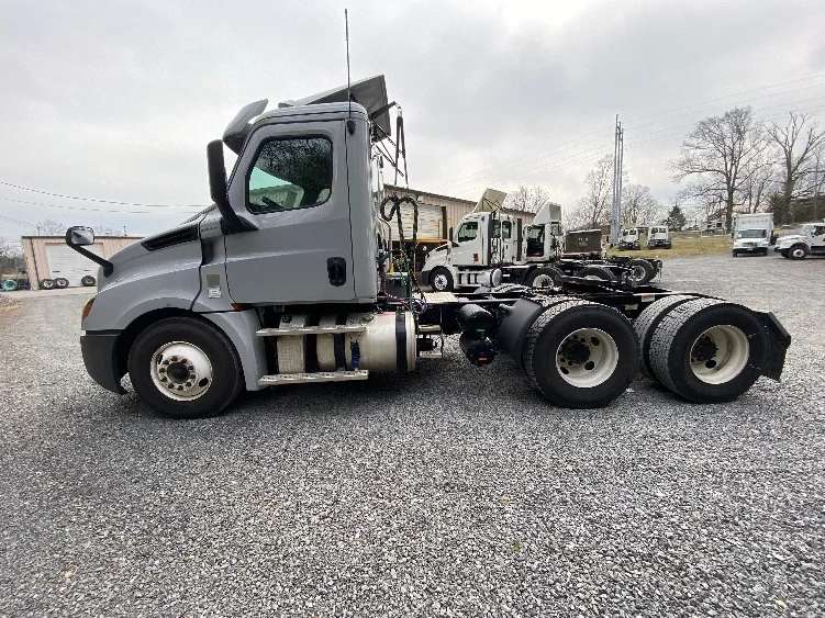 2019 Freightliner Cascadia in Cleveland, TN — photo 3