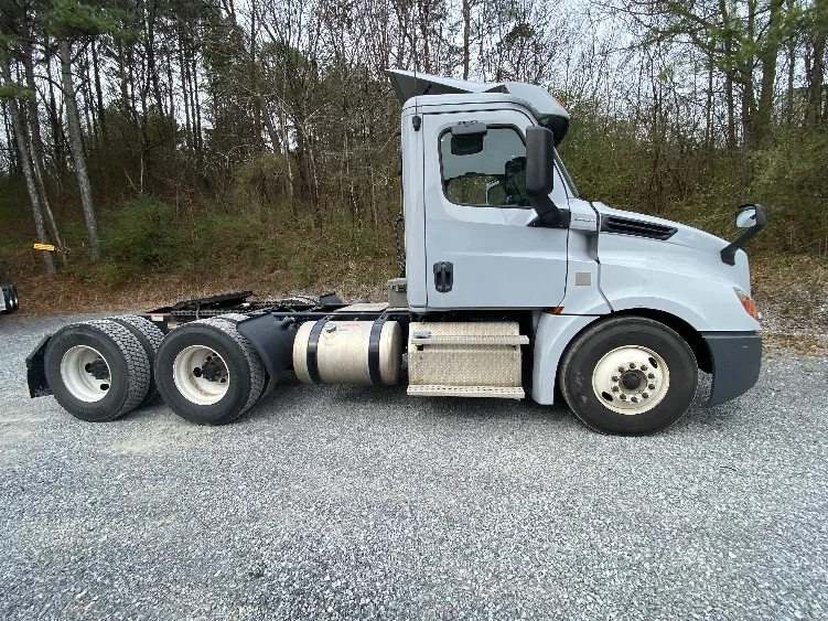 2019 Freightliner Cascadia in Cleveland, TN — photo 7