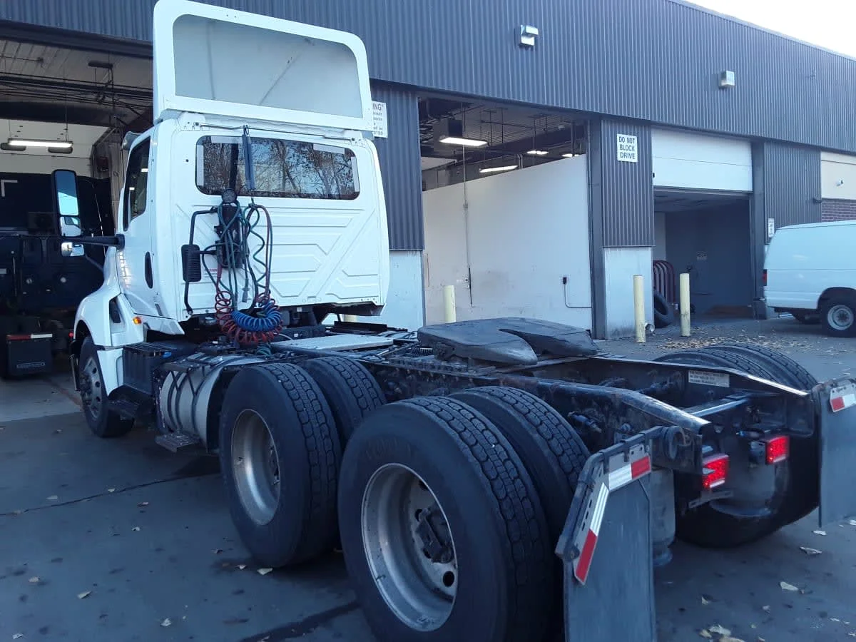 2020 International LT - image 6