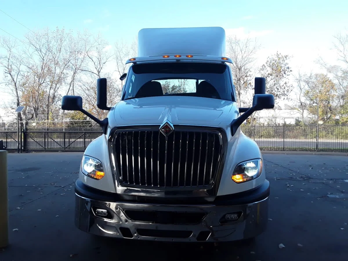 2020 International LT in Kansas City, MO — photo 2