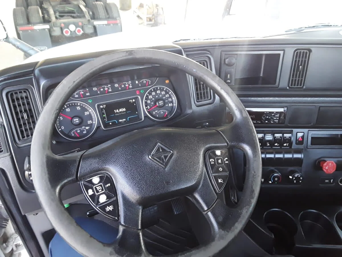 2020 International LT in Kansas City, MO — photo 7