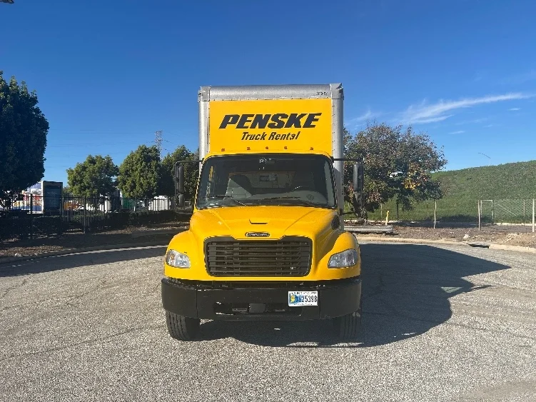 2022 Freightliner M2 106 in Torrance, CA — photo 2